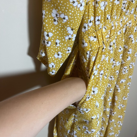 Melli day daisy print yellow dress v neck - Picture 7 of 8
